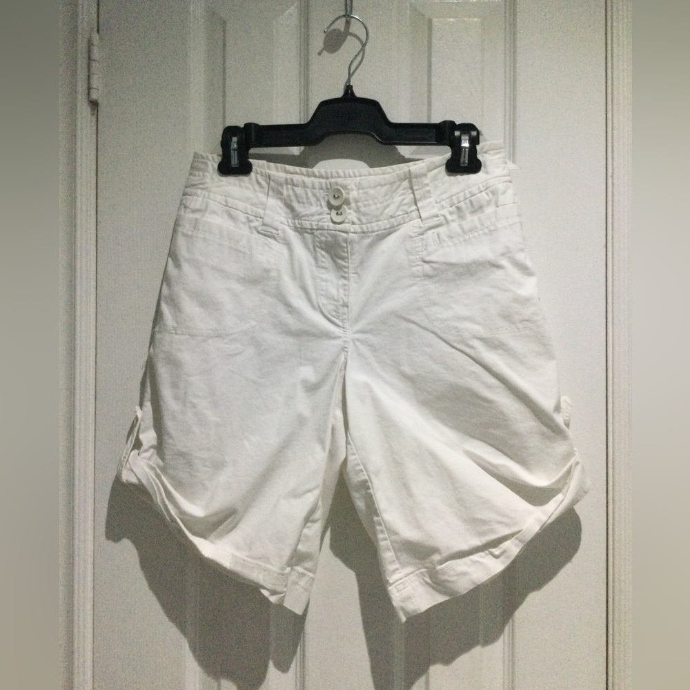 TMX Studio Women’s White Bermuda Shorts